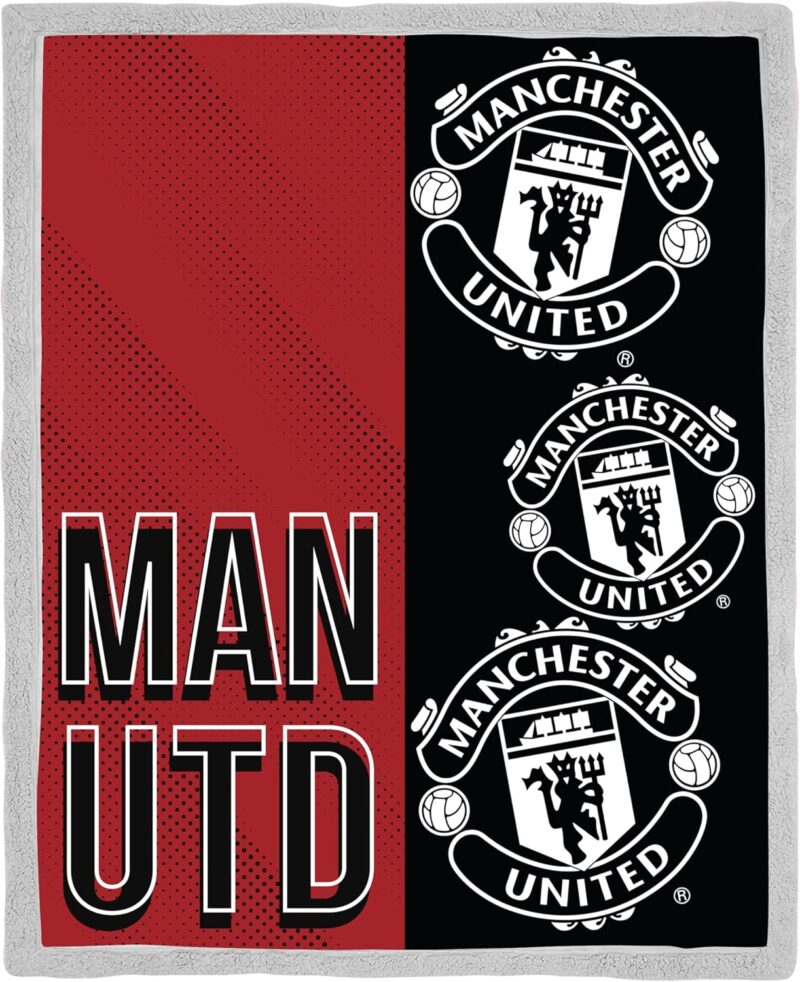 Couverture Polaire Officielle Manchester United FC | Plaid Super Doux et Chaud avec Revers Sherpa, Design empilé | Parfait pour la Maison, la Chambre, Les soirées Pyjama et Le Camping