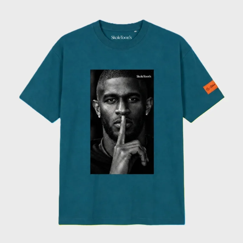 Le Boxy Tee "Silent Portrait"