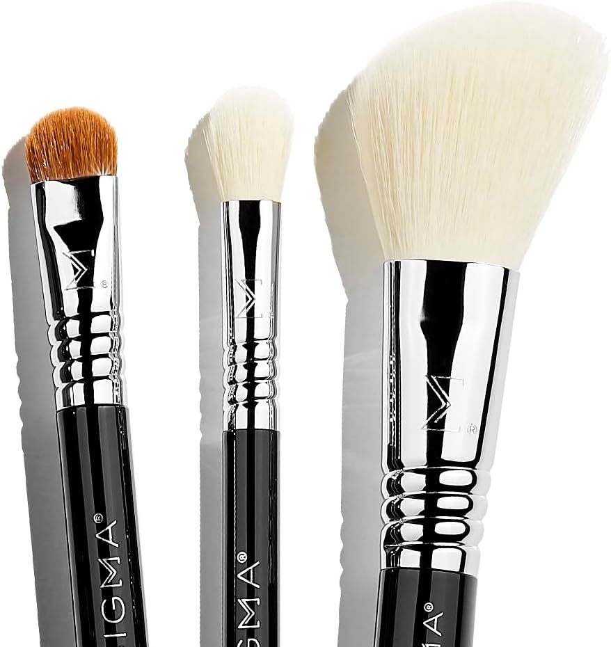 Sigma Beauty Travel Essential Trio – Lot de 3 pinceaux de maquillage pour fond de teint, poudre, fard à paupières, avec support en étain, sans danger pour la peau, pinceaux de maquillage végétaliens - Image 2