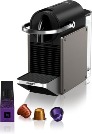 7167p6hgC8L._AC_SL1500_.jpg Nespresso Krups Machine à Café Pixie Titane, 19 Bars + Kit de Bienvenue, Design Compact, Expresso et Lungo, Arrêt Automatique, YY5290FD