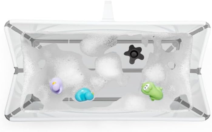 Stokke Flexi Bath X-Large, Blanc - Spacieuse Baignoire bébé pliable - Légère & facile à ranger - Pratique à utiliser à la maison ou en voyage - Idéale pour les enfants de 0 à 6 ans - Image 4