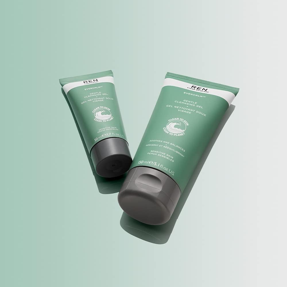 REN Evercalm Gel nettoyant doux – Apaise, hydrate et nettoie les peaux sensibles, renforce la barrière cutanée, 50 ml - Image 3
