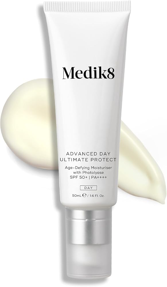 Medik8 Advance Day Ultimate Protect - SPF 50+ Hydratant Anti-Âge avec Photolyase SPF 50+ PA++++ - Protection UV Hydratante et Non Grasse - Aux Enzymes de Réparation de l'ADN Anti-Âge - 50ml