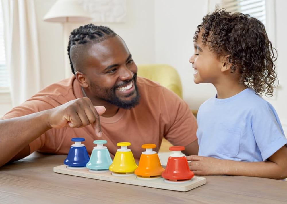 Lovevery | Le Kit Musical | 6 Instruments de Musique et Un Livre de Rythmes et Chansons, Jouet éducatif inspiré Montessori pour Enfants de 18 Mois à 4 Ans - Image 13