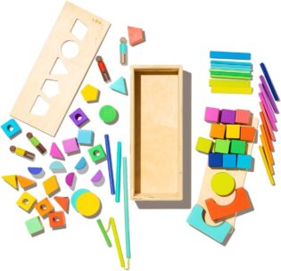 Lovevery La Boîte de Cubes en Bois, Blocs de Construction Enfants durables en Bois Massif, avec Plus de 20 activités et 18 Formes, Jouets éducatif STEM