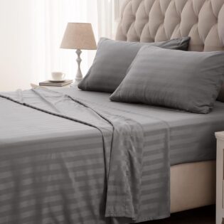 Sleep Zone Parure de lit 4 pièces rafraîchissante à Rayures – Drap-Housse Plat et taie d'oreiller – Draps de lit Super Doux à Rayures, Facile d'entretien, Poche Profonde (Gris Moulin, Grand lit)