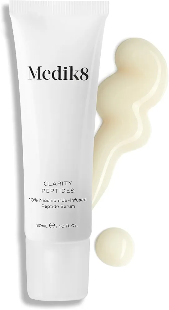 Medik8 Clarity Peptides – Sérum peptide infusé de niacinamide à 10% avec acide hyaluronique – Pour une peau visiblement clarifiée et lumineuse – 30 ml