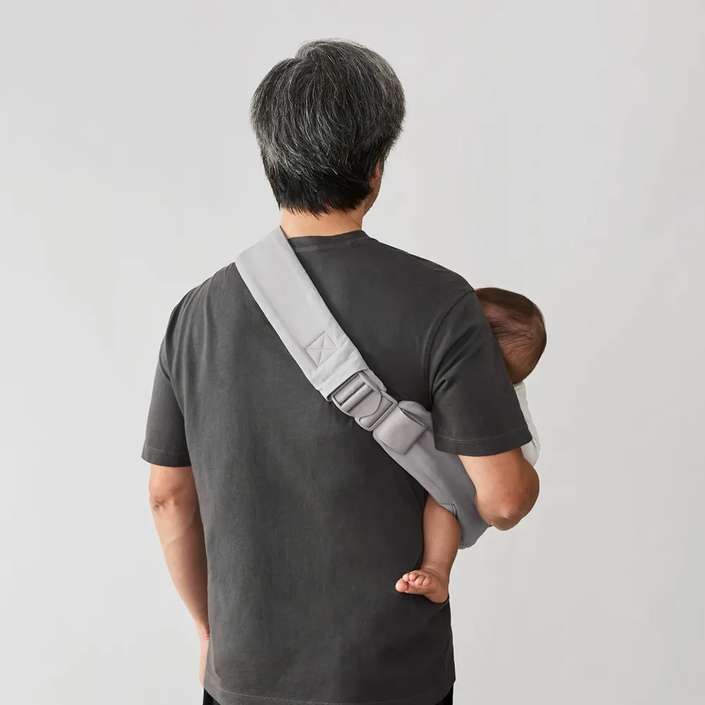 Ergobaby Upsie Sling Porte-hanches ergonomique pour bébés et tout-petits à partir de 6 mois (7,7 à 20,4 kg), commutation spontanée entre la marche et le transport, gris perle