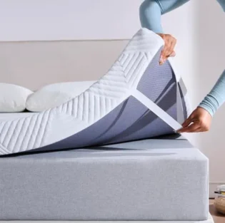 Twirest Surmatelas 140 x 200 cm, 5 cm d'épaisseur, Topper 140x200cm avec un noyau confortable en mousse à haute résilience, Housse respirante et lavable, pour lit à sommier tapissier, caravane